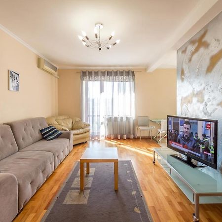 Apartment On Triokhsviatytelska 키예프 외부 사진