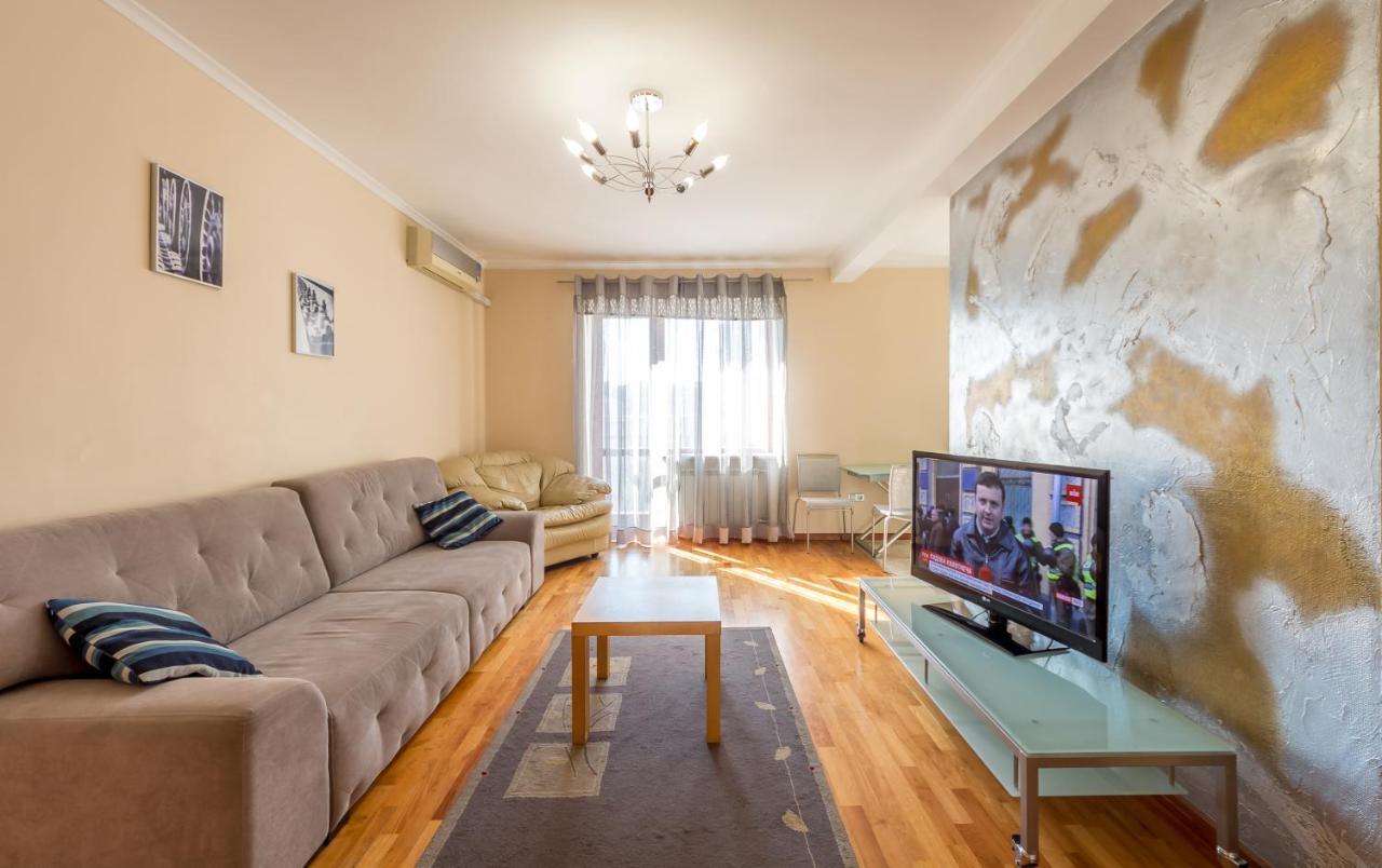 Apartment On Triokhsviatytelska 키예프 외부 사진
